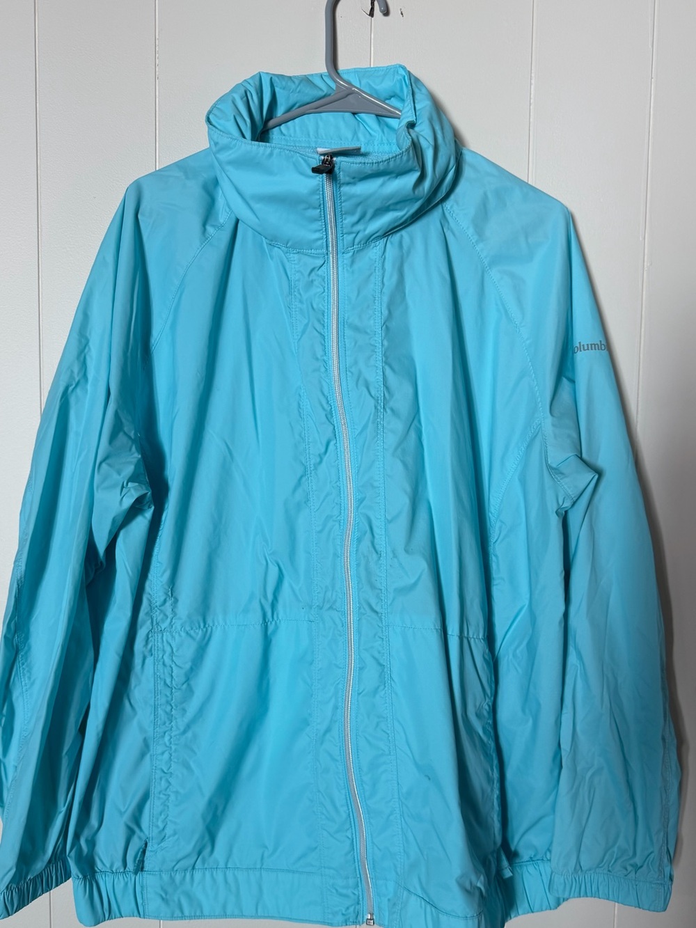 Columbia Women's Light Blue Packable Windbreaker Jacket